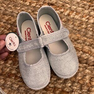 NWT Cienta Silver Mary Janes, sz 8